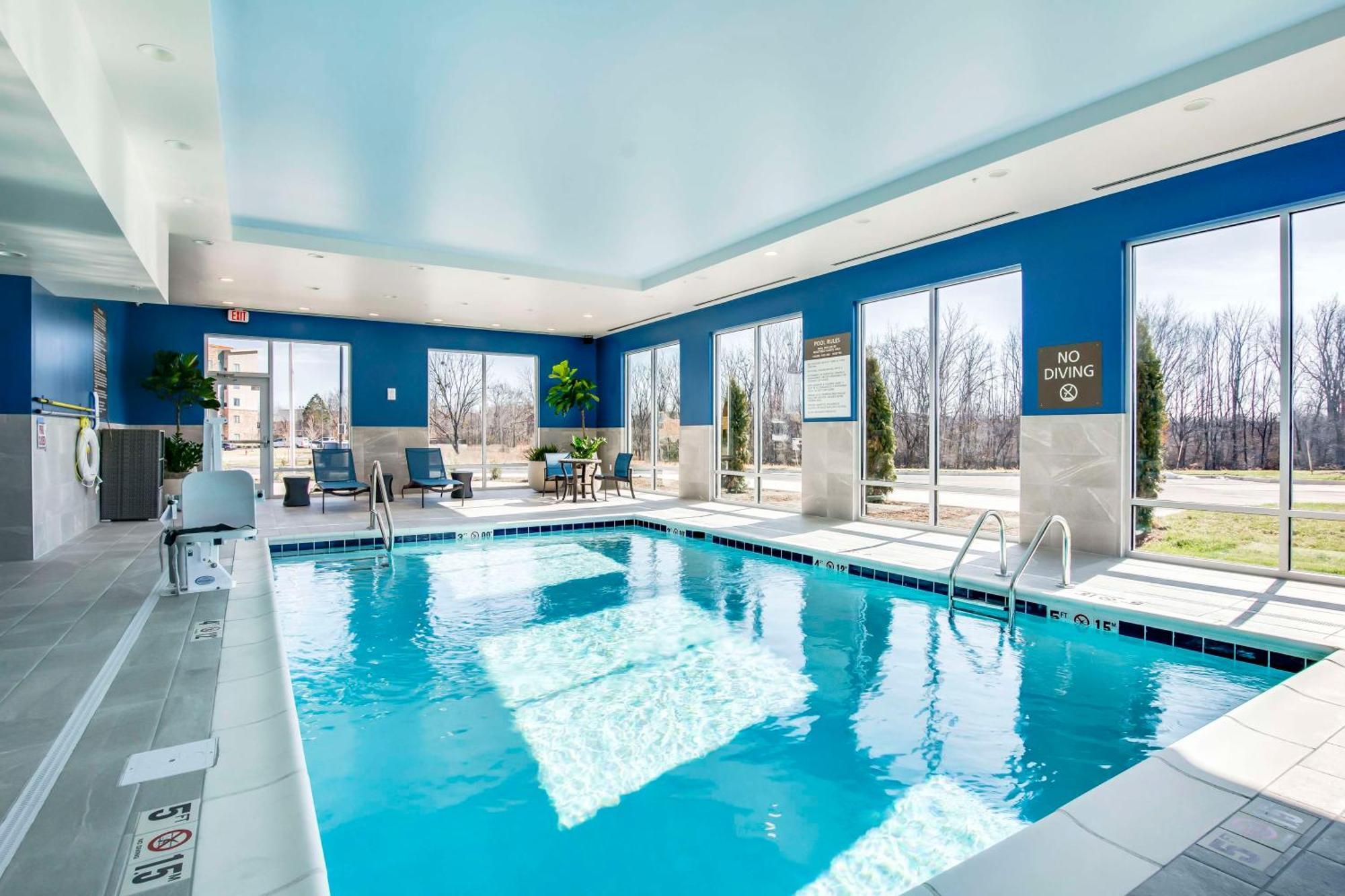 Hampton Inn & Suites By Hilton Louisville East Oxmoor Eksteriør bilde
